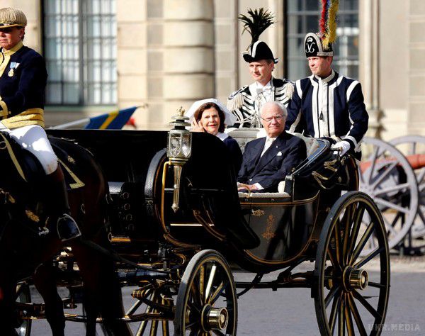 Король і королева Швеції відзначили 40-річчя свого шлюбу (фото). Король і королева Швеції відзначили 40-річчя свого шлюбу у вузькому колі родичів і знайомих