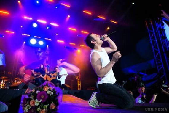 Концерт гурту "Океан Ельзи" на "Олімпійському" побив рекорд. Концерт гурту Океан Ельзи у Києві в суботу, 18 червня, відвідали щонайменше 85 тисяч осіб. 