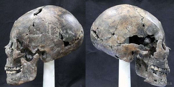 Південнокорейські археологи  знайшли стародавній жіночий череп дивної форми. Археологи під час розкопок стародавньої могили в районі міста Кенджу на території колишнього королівства Силла виявили жіночий череп дивною довгастої форми.
