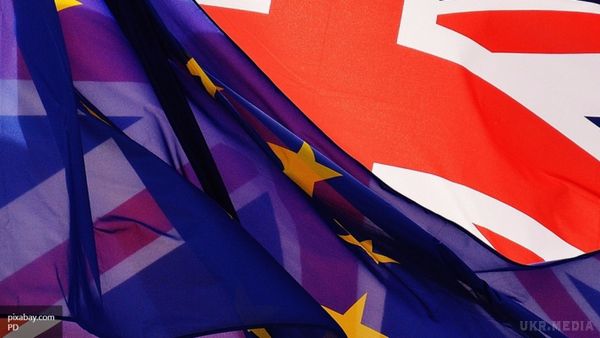 Британці вимагають переголосування по Brexit. Громадяни Великобританії створили петицію з вимогою анулювати результати референдуму по Brexit і провести повторне голосування,