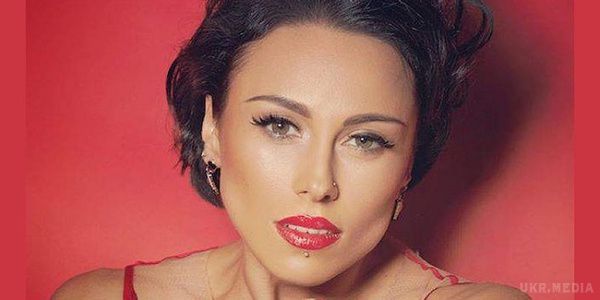 Анастасія Кумейко виклала в мережу загадкове фото. Учасниця групи Nikitа Анастасія Кумейко (Нана) часто показує глядачам відверті фото. 