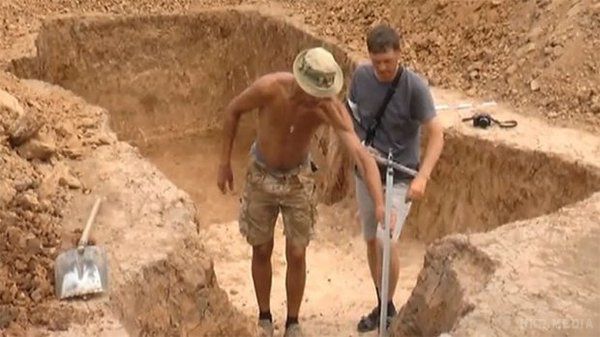  Під час розкопок скіфського кургану виявили унікальні знахідки. На Харківщині археологи розкопали стародавні поховання, датовані п'ятим-шостим століттям до нашої ери. 