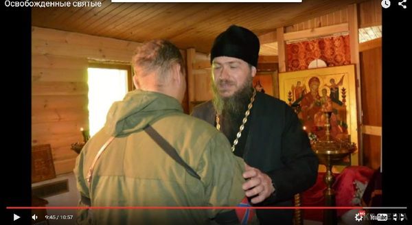 Попи Московського патріархату, які підтримали бойовиків на Донбасі, почали хресний похід на Київ. Агітатори в рясах, які підтримують російську агресію в Криму і на сході України лицемірно збираються "об'єднувати" країну.