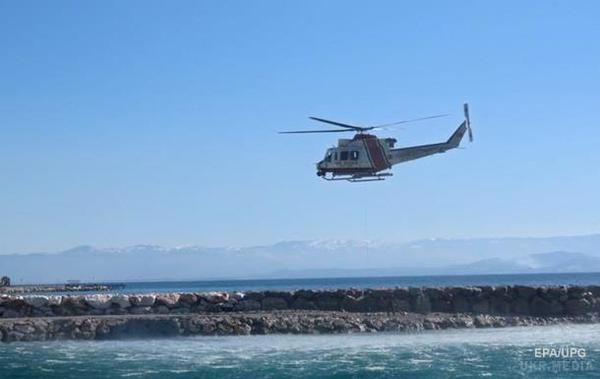 У Туреччині розбився вертоліт з військовими на борту. У вертольоті перебували 11 осіб, причини аварії не повідомляються.