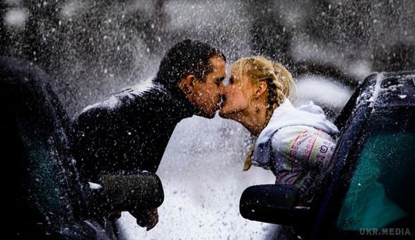  Всесвітній день поцілунків -офіційне міжнародне свято- топ рекордних поцілунків в світі. Найнезвичайніші поцілунки, що стали рекордними.