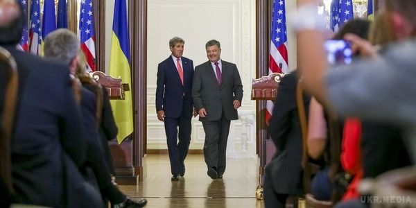Порошенко анонсував зустріч G5+Україна. У рамках саміту НАТО у Варшаві відбудеться зустріч G5+Україна.