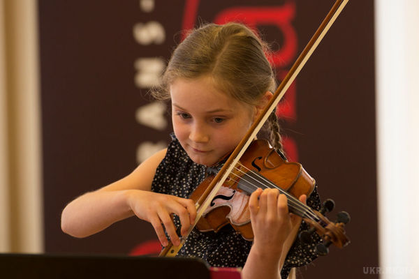 11-річна дівчинка поставить свою оперу у Відні. Музичні критики порівнюють Альму Дэутшер з юним Моцартом.