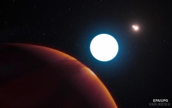 Знайдена планета з трьома сонцями (фото). Повний оберт навколо центру власної системи небесне тіло здійснює за 1,1 тисячі земних років.