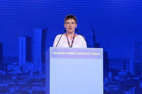 Савченко зустріли оваціями на саміті НАТО. Депутат Верховної Ради Надія Савченко закликала НАТО забезпечити мир в Європі.