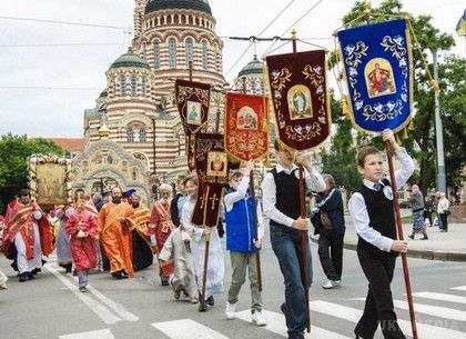 З-за Хресного ходу в Харкові частково перекриють ряд вулиць. Рух транспорту по деяких вулицях в місті Харкові буде частково обмежено 9 і 10 липня.
