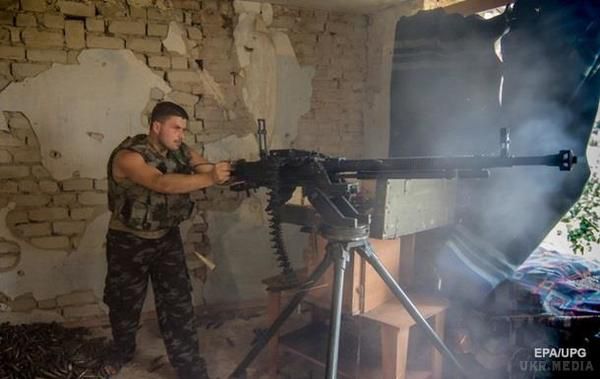 Військові заявили про загострення ситуації в АТО. У Донецьку відзначають зменшення кількості обстрілів з артилерії і збільшення зі стрілецької зброї.