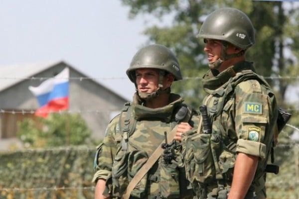 Молдова просить НАТО допомогти вивести війська з Придністров'я. Ми наполягаємо на виведення з території країни військ і озброєнь РФ у відповідності з міжнародними зобов'язаннями".