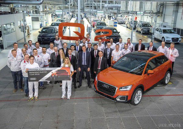 В Інгольштадті приступили до серійного випуску Audi Q2. Світова прем'єра нової моделі відбулася в березні поточного року на автошоу в Женеві. Тепер компанія Audi запустила Audi Q2 в серійне виробництво.