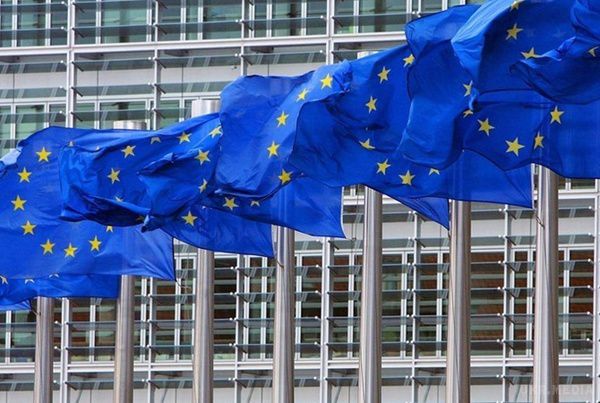 Лібералізації візового режиму між Україною та ЄС відкладається. Європарламент розгляне безвізовий режим з Україною у вересні.