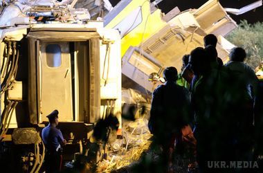 Один з машиністів поїздів що зіткнулися в Італії вижив. Лікарні по всій провінції Барі переповнені.