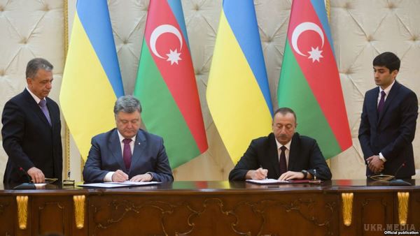Порошенко та Алієв заявили про територіальну цілісність країн і обговорили економічну співпрацю. Визнання територіальної цілісності України та Азербайджану, заяви про співпрацю в енергетичній, авіаційній та військово-технічній сферах. 