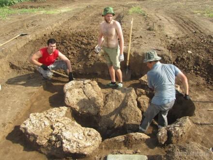 Новини археології: під Маріуполем знайшли поховання шамана-велетня. Новини археології кажуть про виявлення унікального поховання недалеко від Маріуполя.