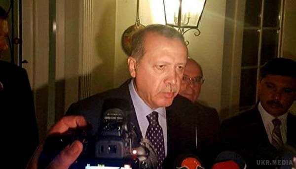 Президент Туреччини Ердоган зробив заяву щодо перевороту в країні (ВІДЕО). Турецький лідер Реджеп Тайіп Ердоган виступив на прес-конференції, на якій прокоментував події військового перевороту в країні. 