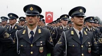 У турецькій армії виявлено 1700 потенційних змовників. Відповідні розслідування здійснюються спільними силами військового керівництва і розвідки.