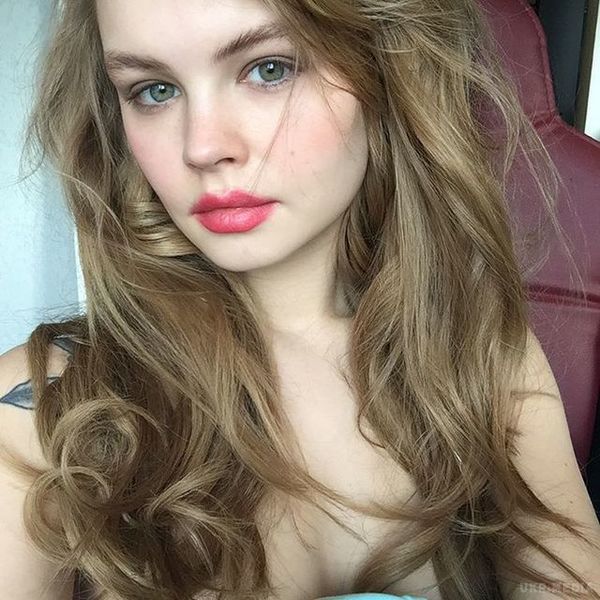 Російська модель повністю оголилася в Instagram (фото). Красуня спокушає пікантними фото в нижній білизні і без.