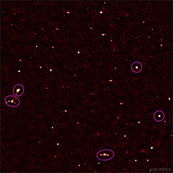 Телескоп "зловив" 1300 галактик на одному знімку. Раніше астрономи знали все про 70 галактиках в цьому регіоні неба.