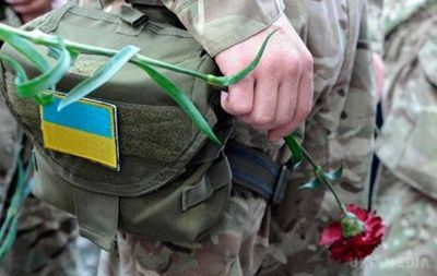 Втрати в АТО: семеро загиблих і 14 поранених. У Донбасі фіксують обстріл по всій лінії фронту.