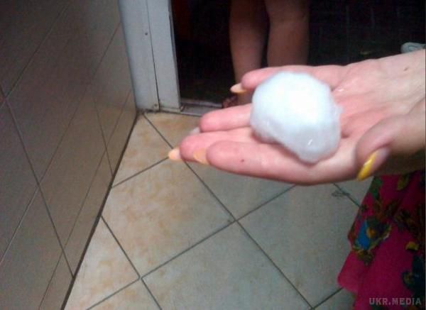 Сумська  область оговтується від аномально великого граду (фото)