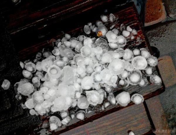 Сумська  область оговтується від аномально великого граду (фото)