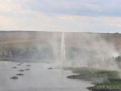  Плотницький зібрався штурмувати українське небо (відео). Бойовики "ЛНР" провели навчання з форсування Сіверського Донця.