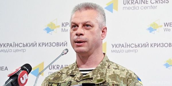 Спікер АТО про введення воєнного стану в Україні. Спікер АТО Андрій Лисенко заявив, що військове становище в Україні вводити найближчим часом не будуть.