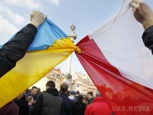 Польський парламент офіційно визнав геноцид поляків, влаштований українськими націоналістами. У Польщі Волинська трагедія офіційно стала вважатися геноцидом.