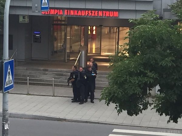 Стрілянина в торговому центрі Мюнхена: є жертви. За різними даними, загинули від двох до 15 осіб.
