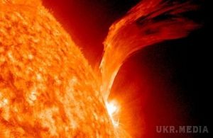 До Землі наближається небезпечна магнітна буря: на Сонці зафіксовано вже два спалахи класу Х. Фахівці констатують, що першими хто постраждає, будуть люди з захворюваннями серцево-судинної системи. Саме вони сповна відчують на собі всю силу прояви сонячної активності.