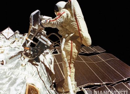 25 липня: день першої жінки у відкритому космосі, дітей з пробірки і скаутів.  Світлана Савицька стала першою жінкою-космонавтом, що вийшов у відкритий космос.