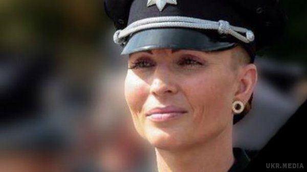 Від жахливої хвороби померла одна з найвідоміших інспекторів київської поліції. 25 липня, від захворювання легенів померла інспектор патрульної служби Аріна Кольцова.