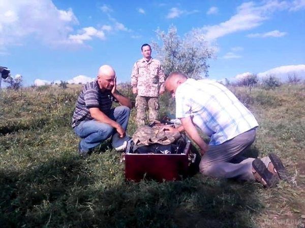 Він забагато знав: сім'я бійця АТО не вірить в офіційну версію його вбивства. Уродженець Хмельниччини Роман Сологуб мав повернутися з АТО додому в липні. Але повернувся раніше – у закритій труні. 