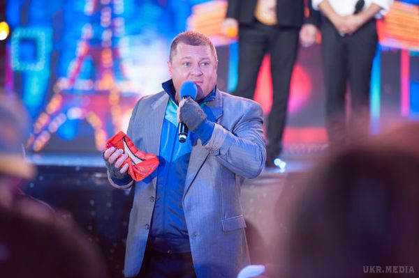 "Янукович" в Юрмалі просив милостиню у валюті (фото). Вперше на Балтійському узбережжі пройшов 4-денний фестиваль українського гумору і музики Made in Ukraina, організований студією "Квартал 95". 