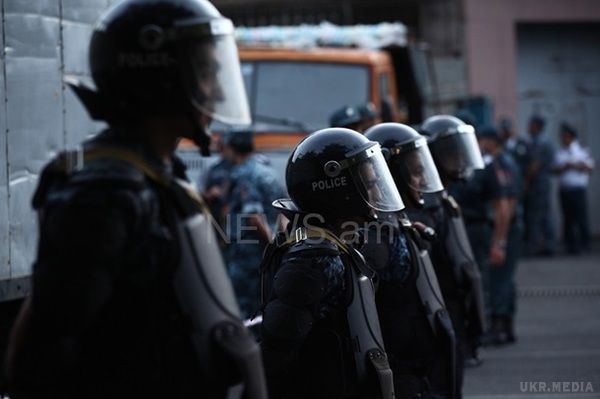Вірменія: в Єревані більше 100 затриманих демонстрантів. Кількість госпіталізованих збільшилася до 60 осіб.