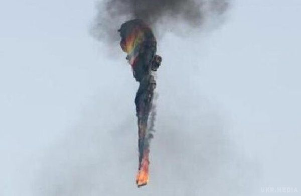 У Техасі впала повітряна куля зі 16 пасажирами (фото). Всі пасажири повітряної кулі, імовірно, загинули.