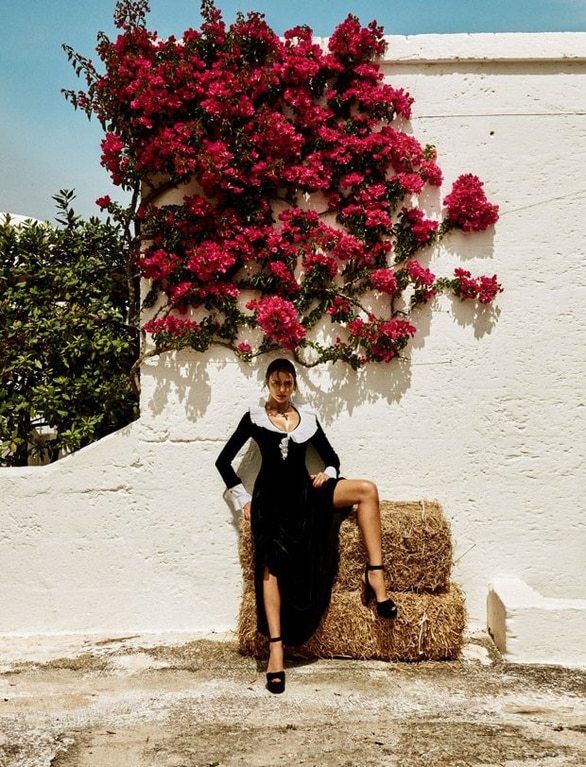 Ірина Шейк знялася у страсний фотосесії для японського Vogue. Кохана Бредлі Купера продемонструвала відмінний стиль на сторінках вересневого випуску.