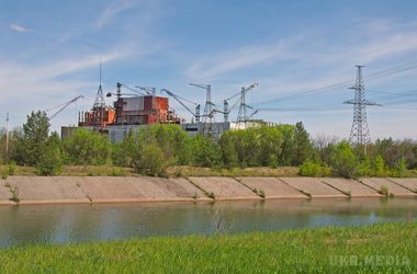 У Чорнобилі хочуть побудувати сонячні електростанції. Чорнобильська зона відчуження може перетворитися в один з найбільших джерел сонячної енергії. Україна готова використовувати 6000 гектарів "неактивної" землі в зоні відчуження Чорнобильської АЕС для виробництва сонячної енергії, біогазу і теплової енергії.