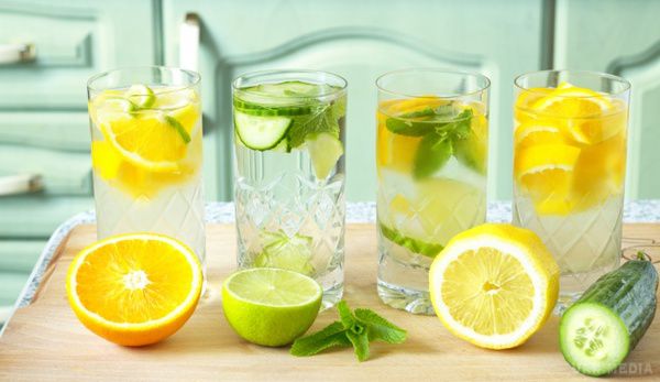 Вода з лимоном: для чого треба її пити? Користь і шкода.  Вживання води з лимоном не тільки смачний процес, але і, як з'ясувалося, досить корисний. Це вам підтвердить будь-який, хто веде здоровий спосіб життя.

