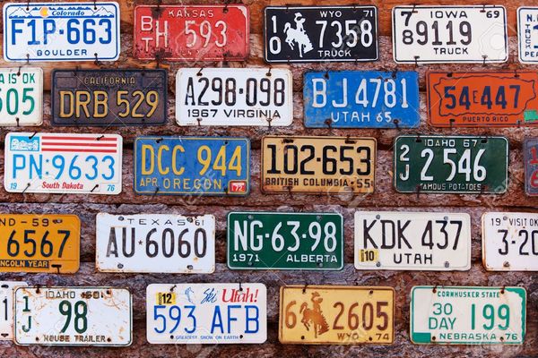 Чим можуть відрізняються автономери в різних країнах. З 1 серпня 1910 року всі автомобілі в американському штаті Нью-Йорк повинні мати реєстраційні номерні знаки.