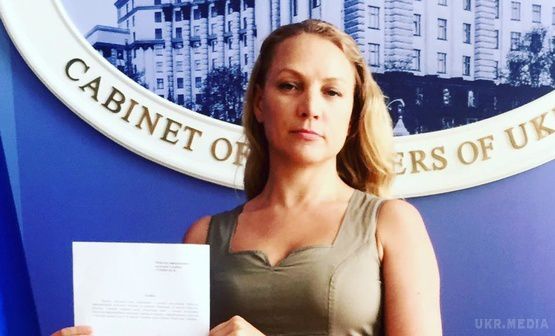 Уряд України звинуватили з атаками на журналістів і свободу слова. Заступник міністра інформполітики Тетяна Попова подала у відставку на знак протесту.