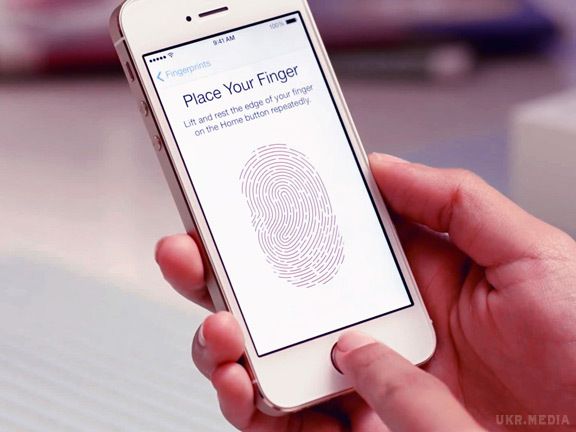 Фахівці розблокувати смартфон вбитого з допомогою "фальшивих" відбитків пальців. Поліцейські представили вченим відбитки пальців вбитого, які були взяті при житті. 