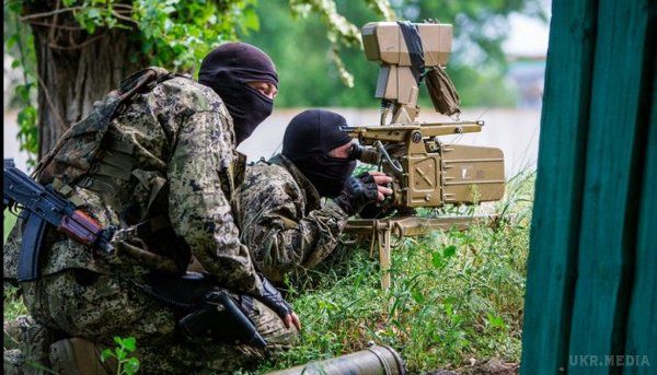 Бойовики  гатили з важкої артилерії та БМП  в районі проведення АТО. Ворог 38 разів відкривав вогонь по позиціях підрозділів Збройних Сил України.