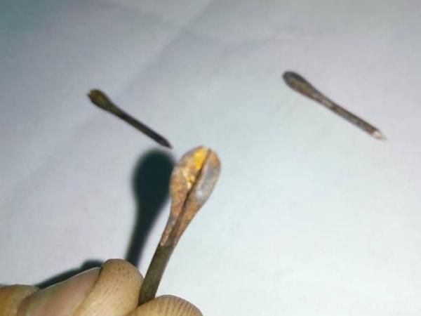  Волонтер показав смертоносну "начинку" снарядів бойовиків (фото). Це заводське виготовлення боєприпасів "братнього" народу, з яким нас продовжують намагатися замирити