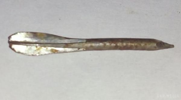  Волонтер показав смертоносну "начинку" снарядів бойовиків (фото). Це заводське виготовлення боєприпасів "братнього" народу, з яким нас продовжують намагатися замирити