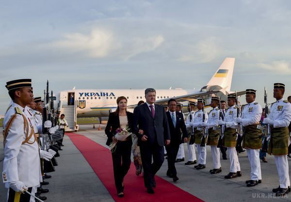 Порошенко запросив малайзійський бізнес інвестувати в Україну. Президент Петро Порошенко закликає малайзійський бізнес брати участь у приватизації українських підприємств