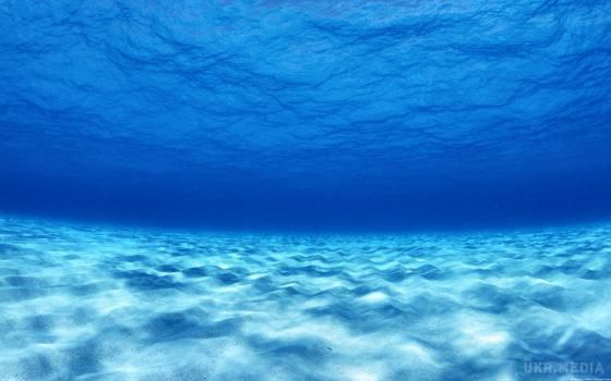 У Тихому океані розширюється «зона смерті». Екологи стривожені, адже потрапляння нітратів та інших відходів у води океану викликає посилене відтворення одноклітинних водоростей. Відповідні мікроорганізми вбивають весь кисень на глибині, а в таких місцях не може жити жодна жива істота. Таким чином в океанах зростає «зона смерті».